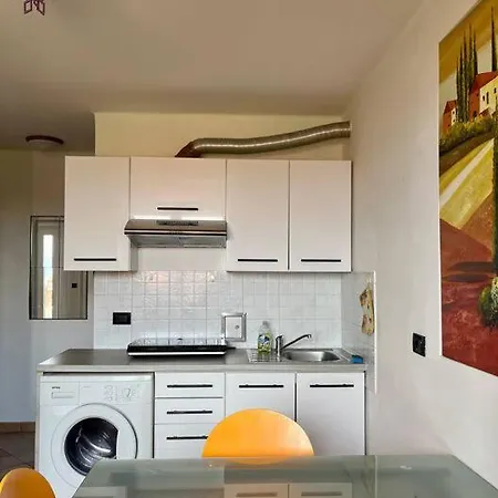 Cozy Studio With Garden דירה