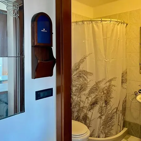 Cozy Studio With Garden דירה קופר