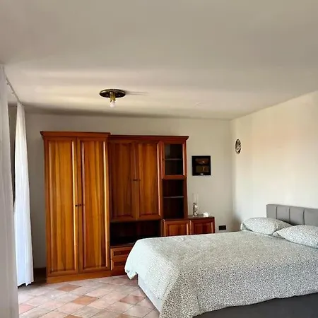 아파트 Cozy Studio With Garden